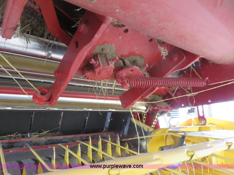 image for item K7086 2009 New Holland BR7070 round baler