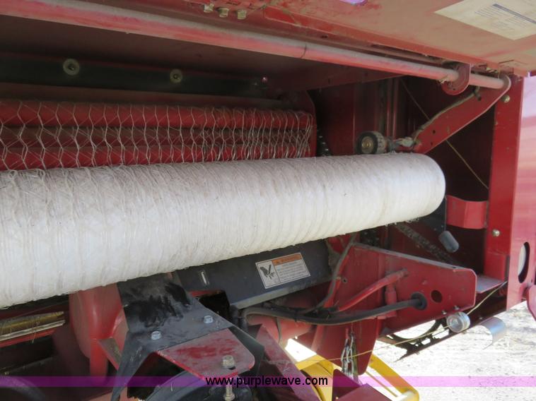 image for item K7086 2009 New Holland BR7070 round baler