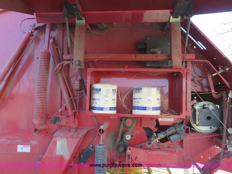 image for item K7086 2009 New Holland BR7070 round baler