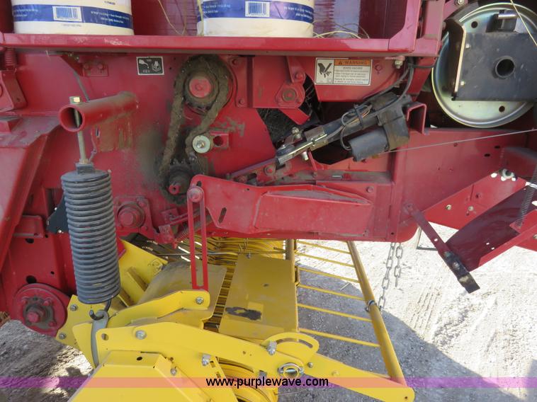 image for item K7086 2009 New Holland BR7070 round baler