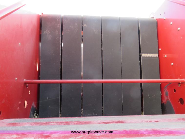 image for item K7086 2009 New Holland BR7070 round baler