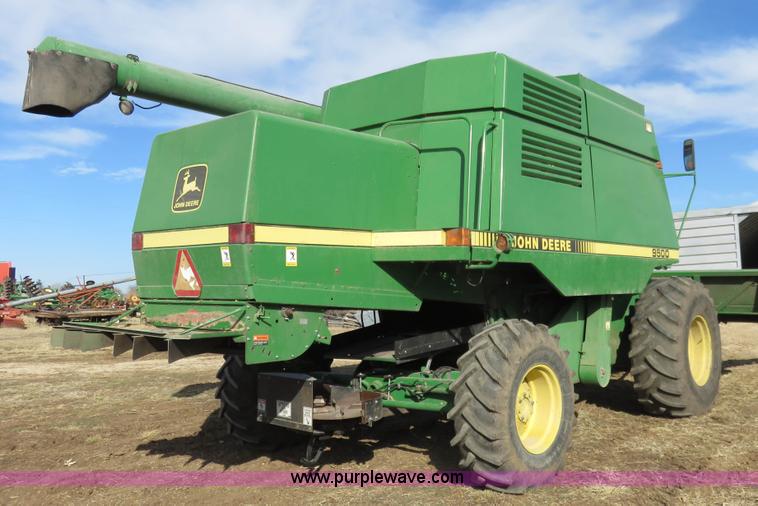 image for item K7184 1993 John Deere 9500 RWA combine