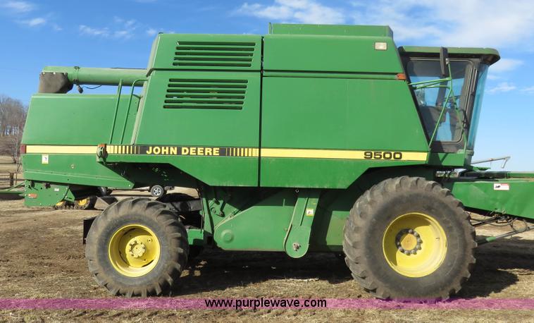 image for item K7184 1993 John Deere 9500 RWA combine
