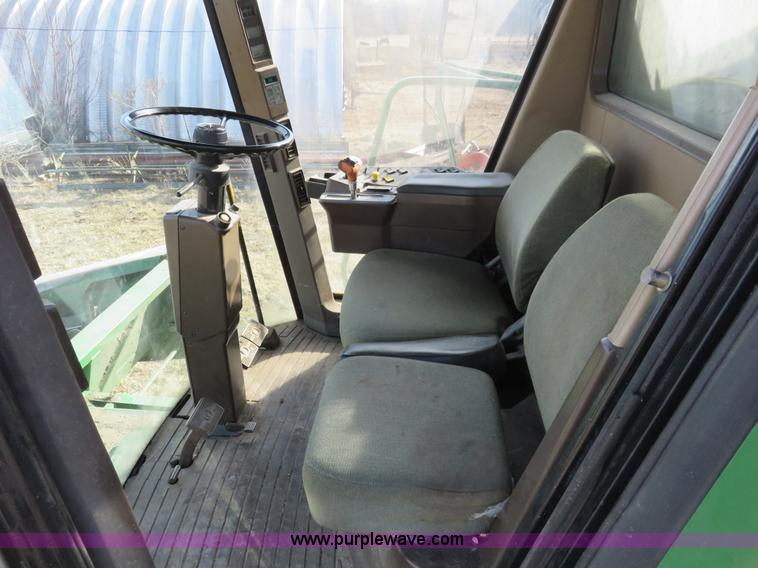 image for item K7184 1993 John Deere 9500 RWA combine