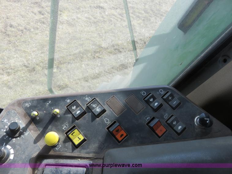 image for item K7184 1993 John Deere 9500 RWA combine