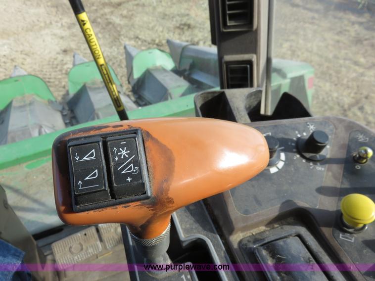 image for item K7184 1993 John Deere 9500 RWA combine