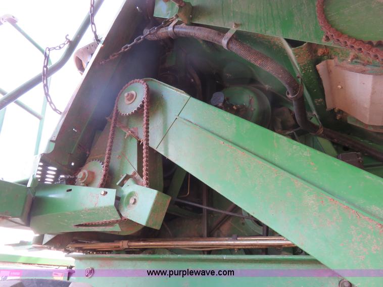 image for item K7184 1993 John Deere 9500 RWA combine