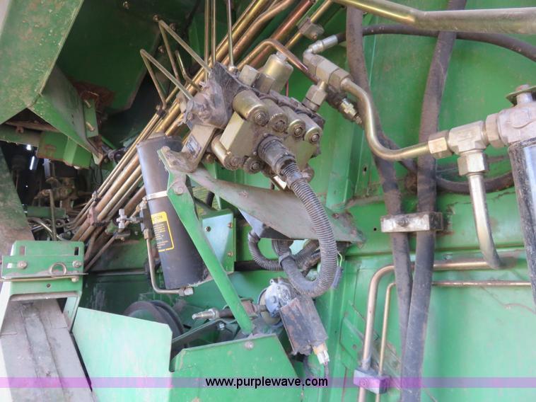 image for item K7184 1993 John Deere 9500 RWA combine
