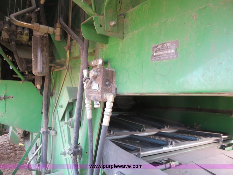 image for item K7184 1993 John Deere 9500 RWA combine