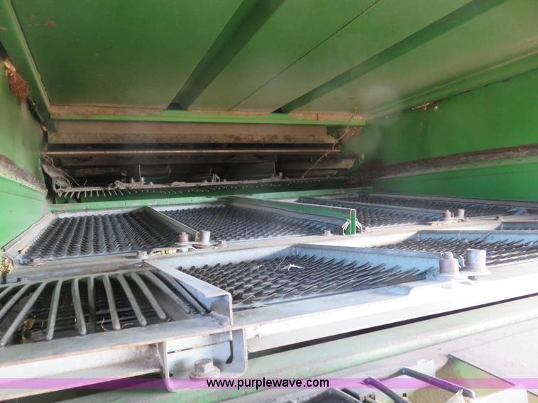 image for item K7184 1993 John Deere 9500 RWA combine