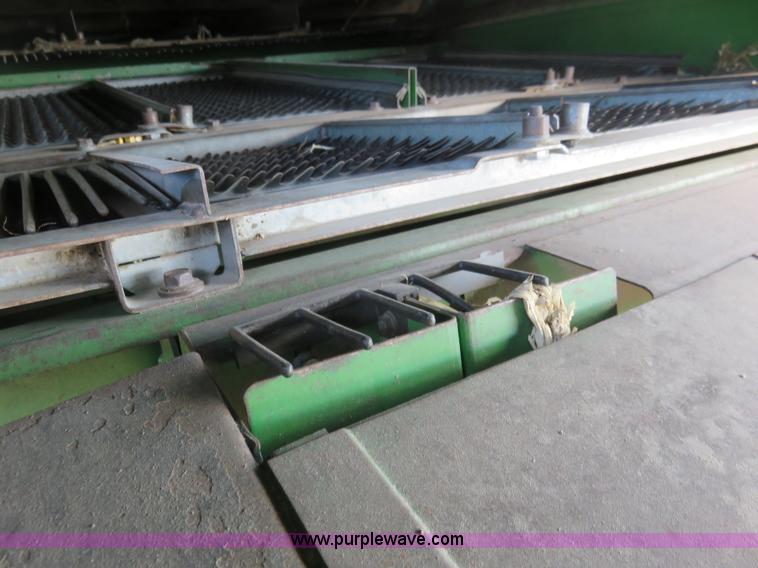image for item K7184 1993 John Deere 9500 RWA combine