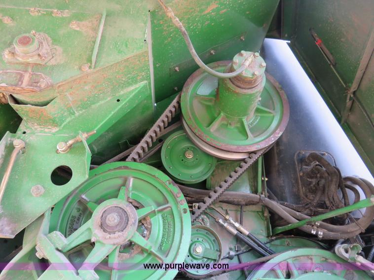 image for item K7184 1993 John Deere 9500 RWA combine