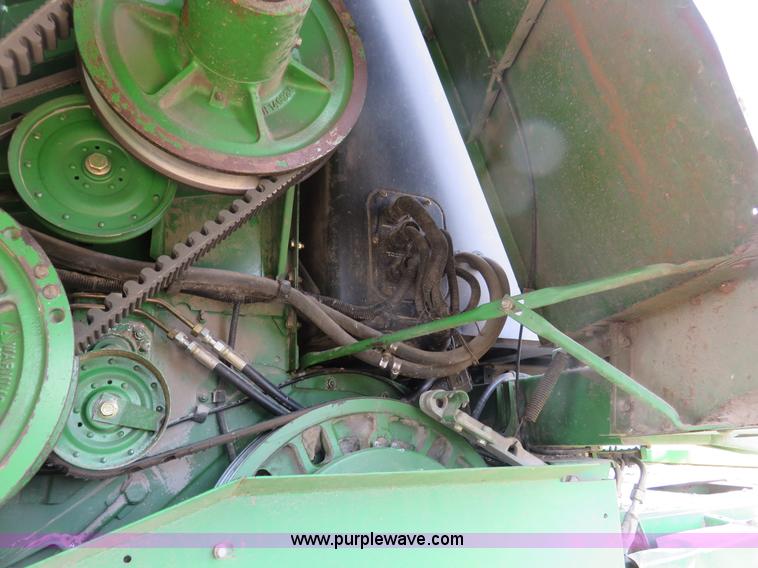image for item K7184 1993 John Deere 9500 RWA combine