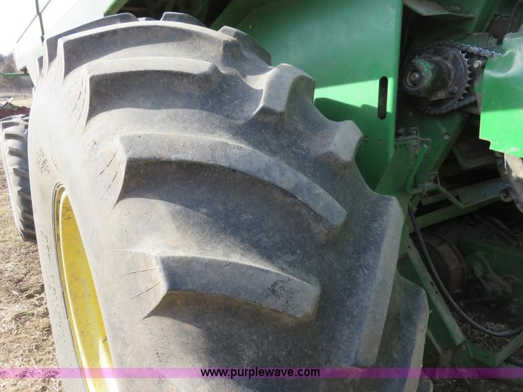 image for item K7184 1993 John Deere 9500 RWA combine