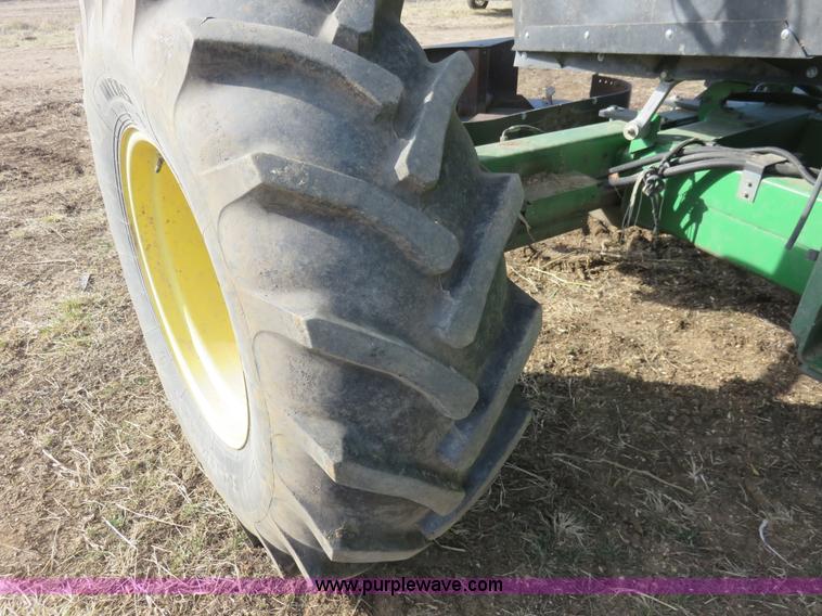 image for item K7184 1993 John Deere 9500 RWA combine