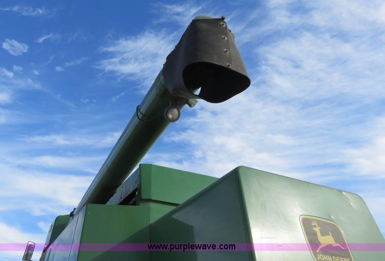 image for item K7184 1993 John Deere 9500 RWA combine