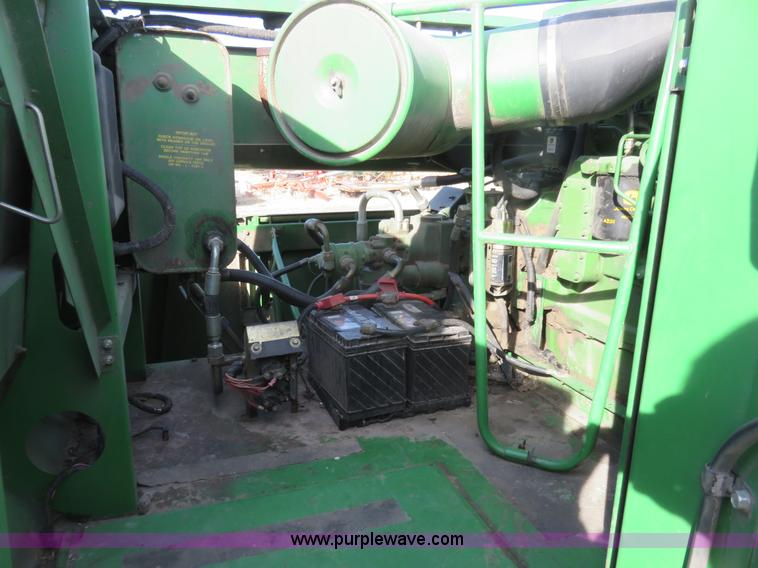 image for item K7184 1993 John Deere 9500 RWA combine