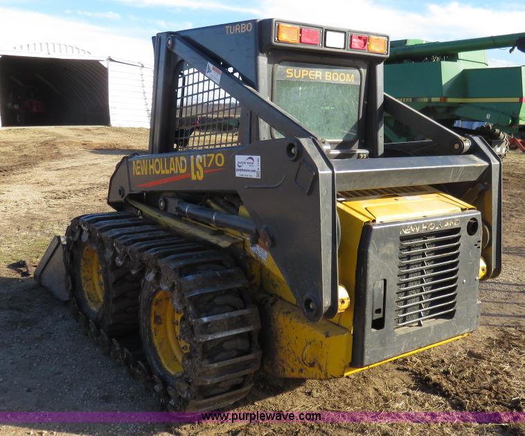 image for item K7186 2004 New Holland LS170 skid steer