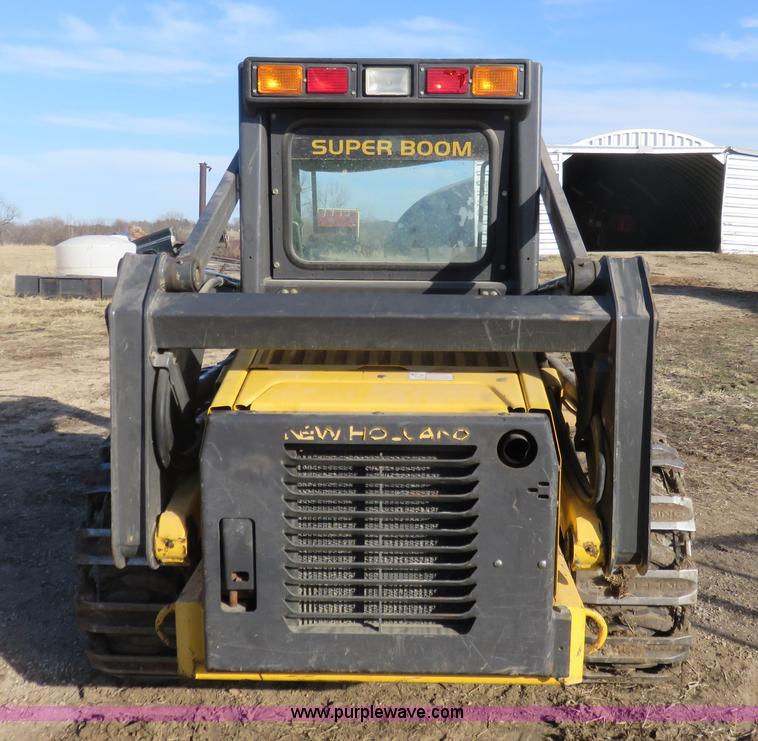 image for item K7186 2004 New Holland LS170 skid steer