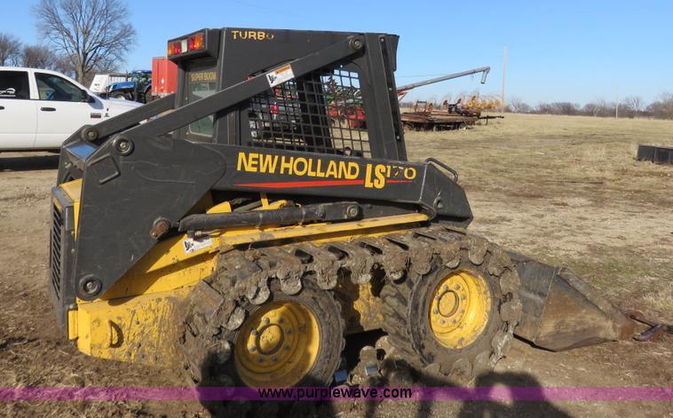 image for item K7186 2004 New Holland LS170 skid steer