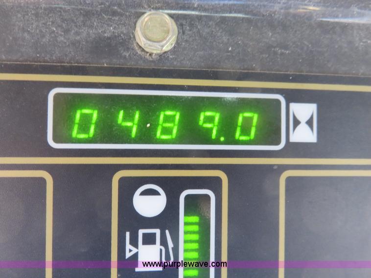 image for item K7186 2004 New Holland LS170 skid steer