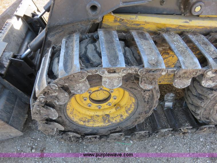 image for item K7186 2004 New Holland LS170 skid steer