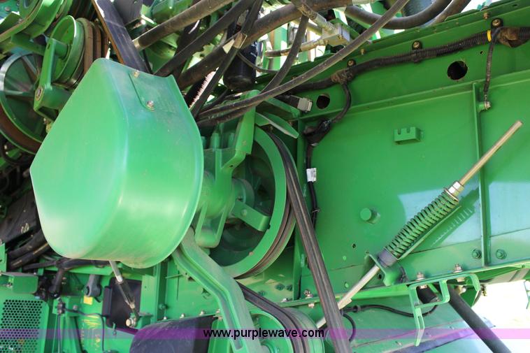 image for item L6597 2009 John Deere 9770 STS combine