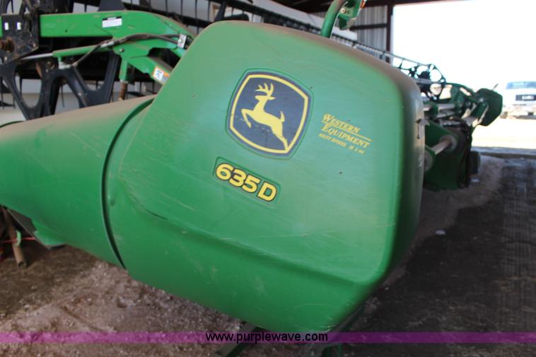 image for item L6598 2010 John Deere 635D Hydrafloat draper head