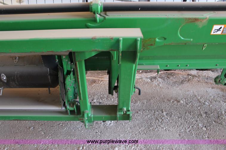 image for item L6598 2010 John Deere 635D Hydrafloat draper head