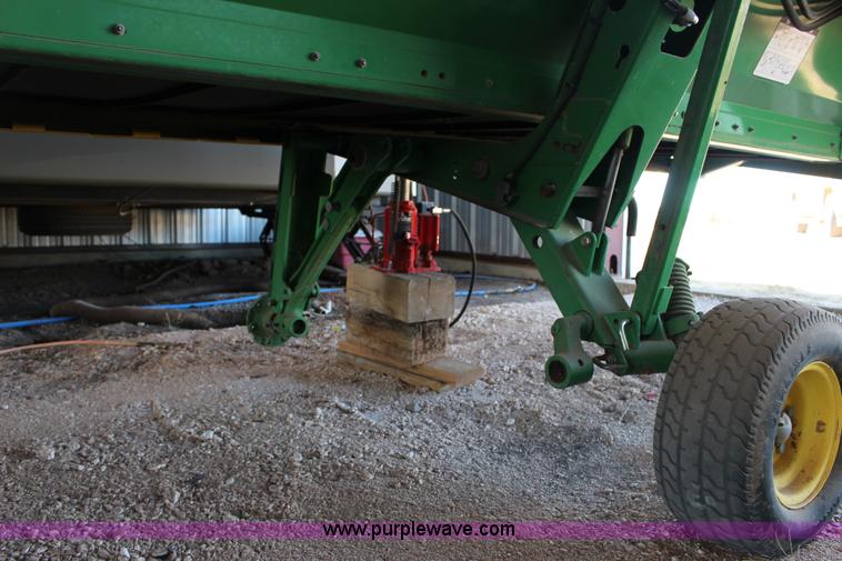 image for item L6598 2010 John Deere 635D Hydrafloat draper head