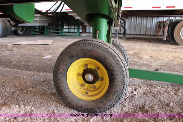 image for item L6598 2010 John Deere 635D Hydrafloat draper head