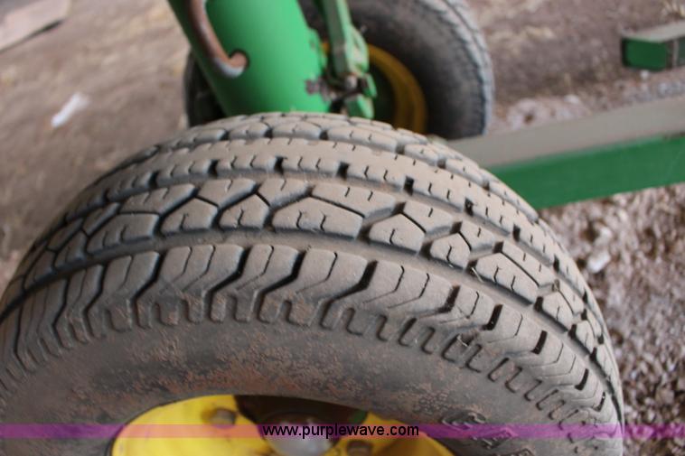 image for item L6598 2010 John Deere 635D Hydrafloat draper head