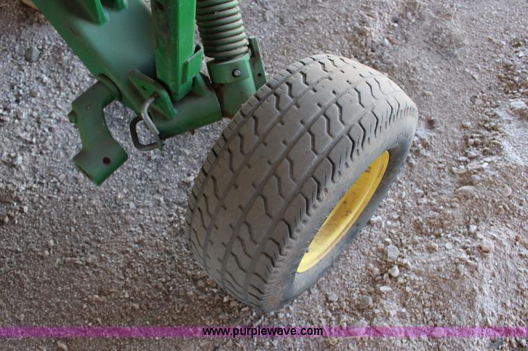 image for item L6598 2010 John Deere 635D Hydrafloat draper head