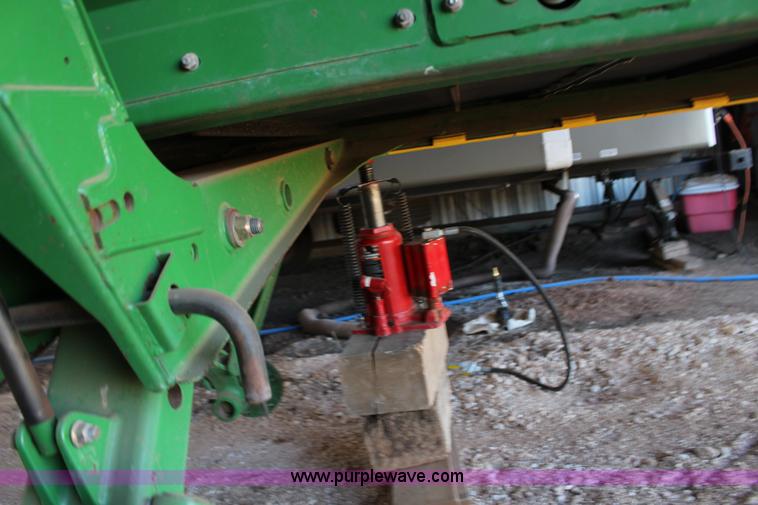 image for item L6598 2010 John Deere 635D Hydrafloat draper head