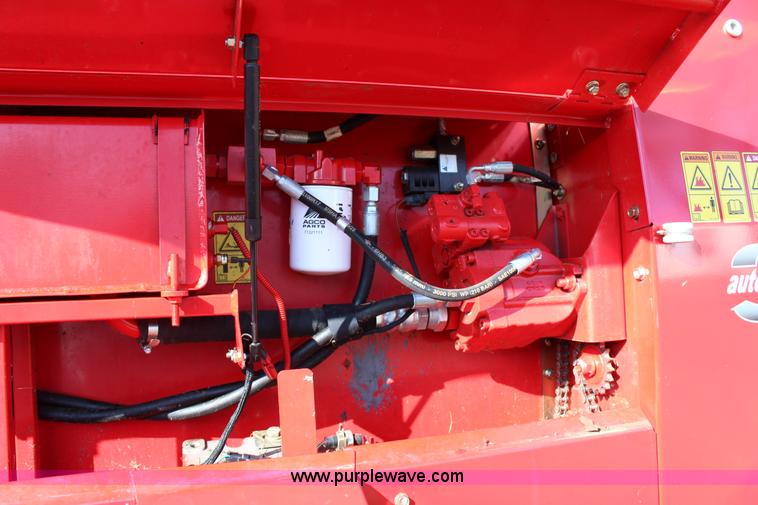 image for item L6602 2011 Massey Ferguson Hesston 2846A round baler