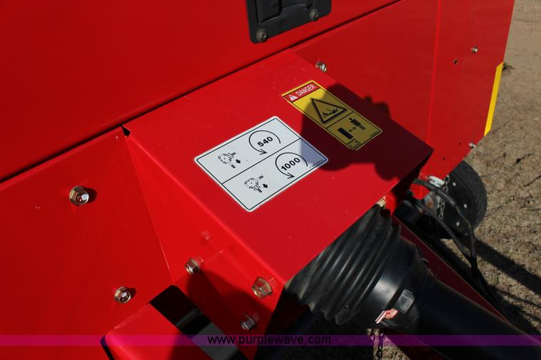 image for item L6602 2011 Massey Ferguson Hesston 2846A round baler