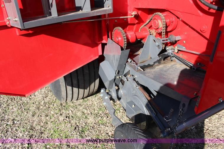 image for item L6602 2011 Massey Ferguson Hesston 2846A round baler
