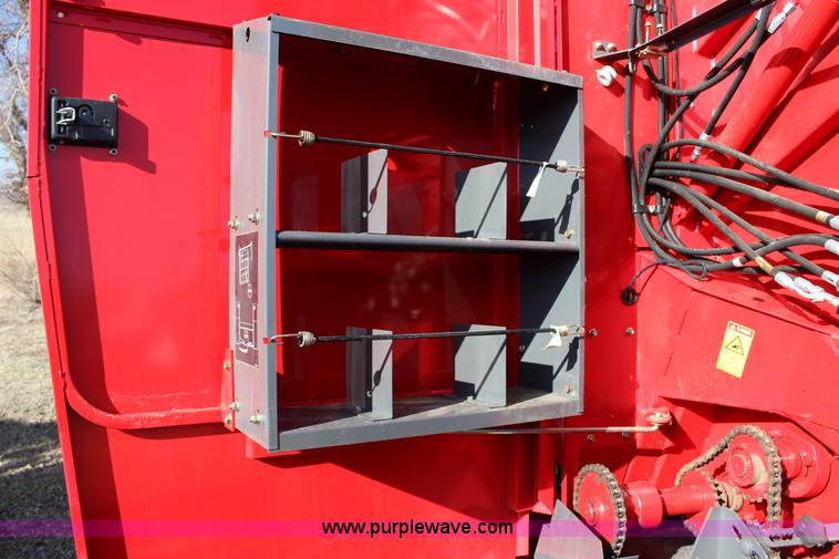 image for item L6602 2011 Massey Ferguson Hesston 2846A round baler