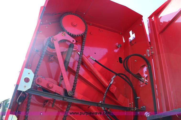 image for item L6602 2011 Massey Ferguson Hesston 2846A round baler