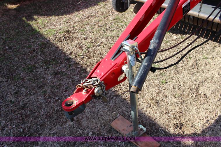 image for item L6602 2011 Massey Ferguson Hesston 2846A round baler