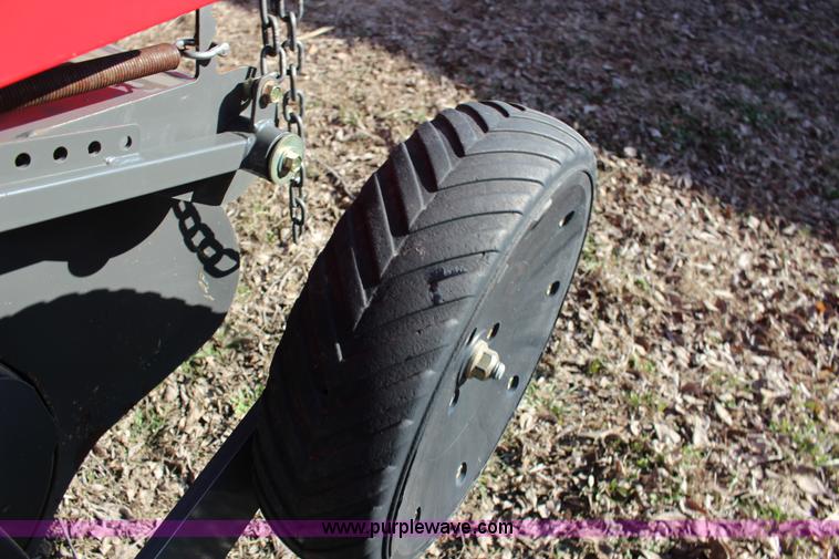 image for item L6602 2011 Massey Ferguson Hesston 2846A round baler