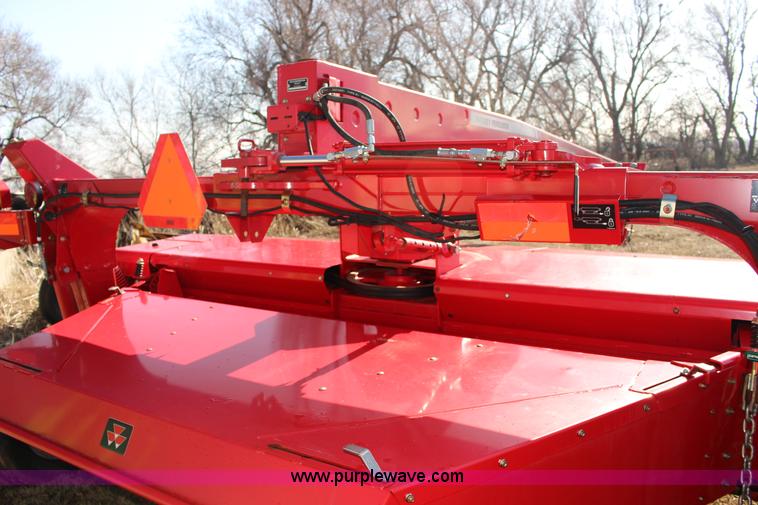 image for item L6607 2010 Massey Ferguson Hesston 1372 12' rotary discbine mower