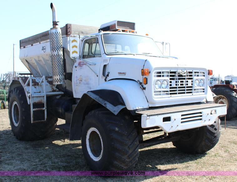 image for item L6613 1978 GMC 7500 Big Wheels applicator