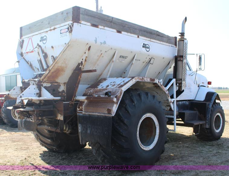 image for item L6613 1978 GMC 7500 Big Wheels applicator