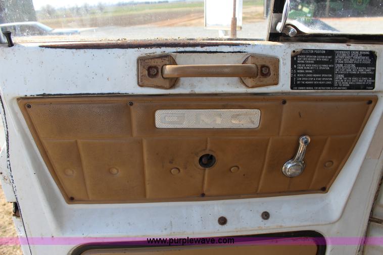 image for item L6613 1978 GMC 7500 Big Wheels applicator