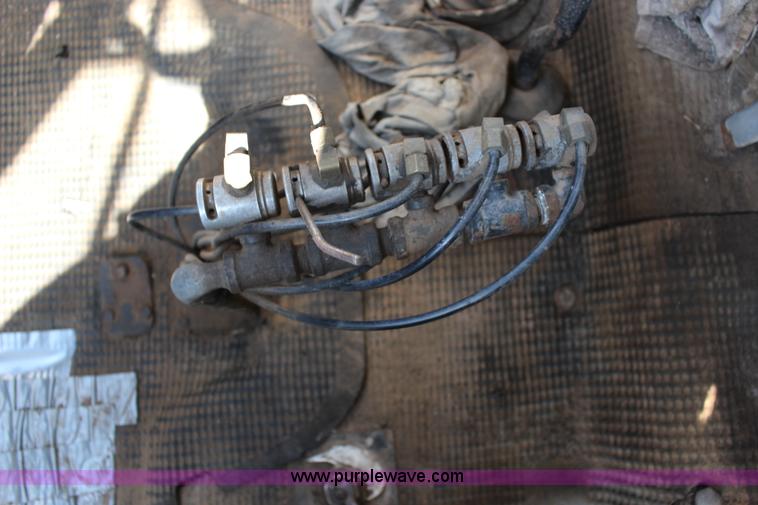 image for item L6613 1978 GMC 7500 Big Wheels applicator