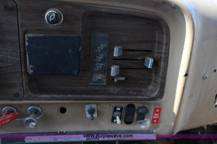 image for item L6613 1978 GMC 7500 Big Wheels applicator