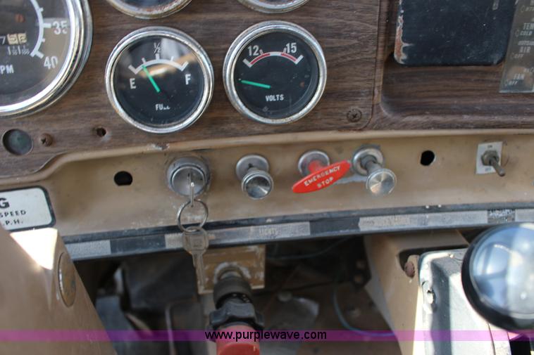 image for item L6613 1978 GMC 7500 Big Wheels applicator