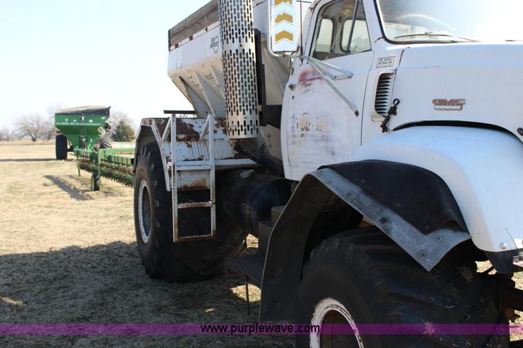 image for item L6613 1978 GMC 7500 Big Wheels applicator