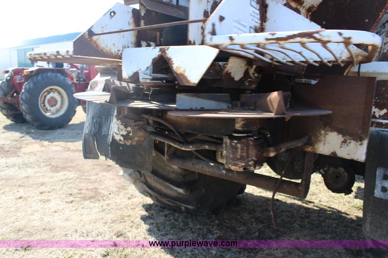 image for item L6613 1978 GMC 7500 Big Wheels applicator